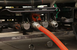 mangueras para bencina petroleo , Acoples Aire Chicagos Machos (KAG) Hembras (KIG) y Espigas (SKG), Acoples rápidos, Chicagos de tres salidas A